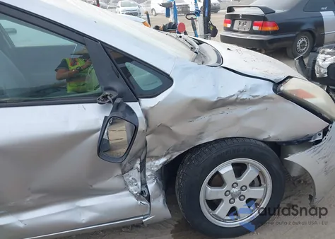 2005 Toyota Prius z USA, uszkodzony, nr VIN JTDKB20U157021049